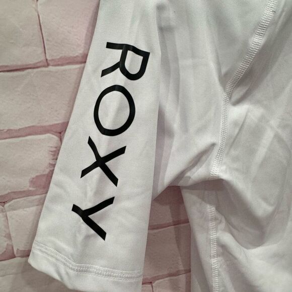 Roxy  rash guard size medium - Picture 4 of 7
